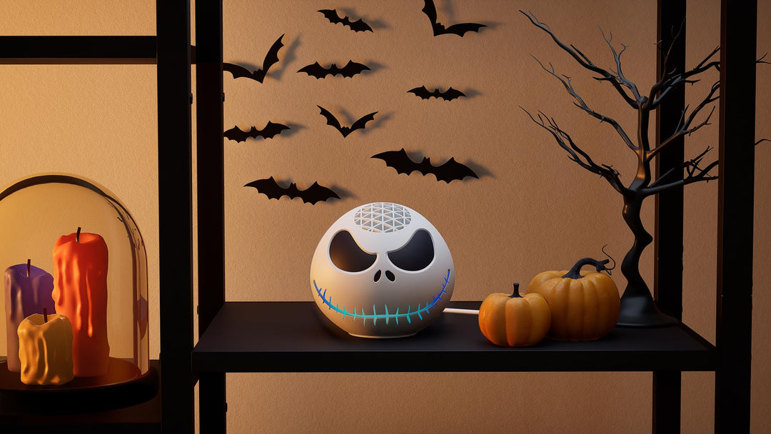 Echo Dot 5th Gen – Glacier White with Jack Skellington Shell